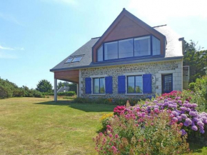 Holiday home with sea view, Pordic